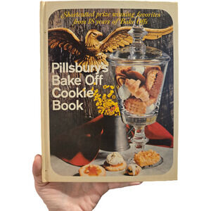 Pillsbury's Bake Off Cookie Book Hardcover (1967) nostalgia sweets snacks